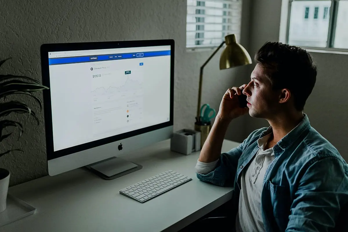 Arbeitsplatz mit Videosprechstunde